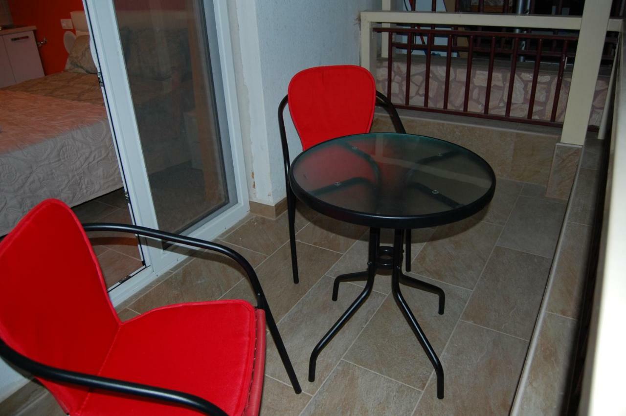 Guesthouse Zografia Vrasná Buitenkant foto