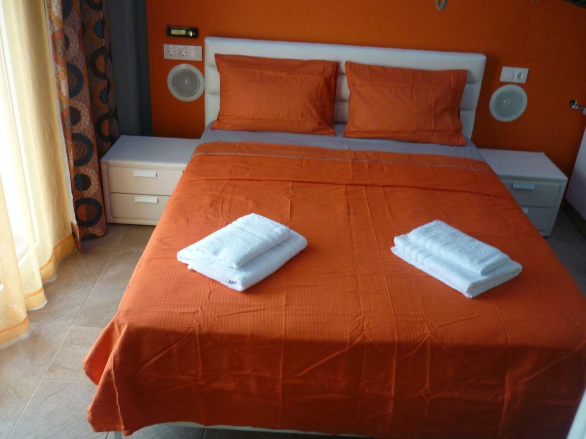 Guesthouse Zografia Vrasná Buitenkant foto