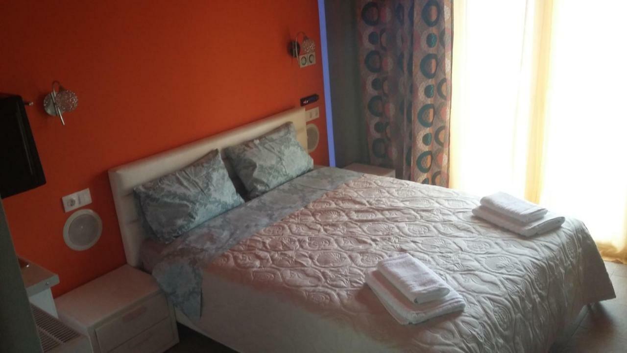 Guesthouse Zografia Vrasná Buitenkant foto