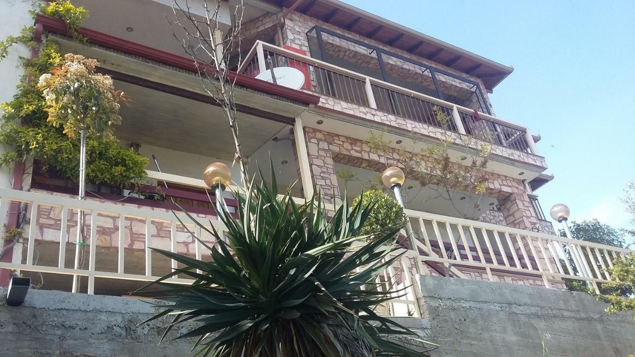 Guesthouse Zografia Vrasná Buitenkant foto
